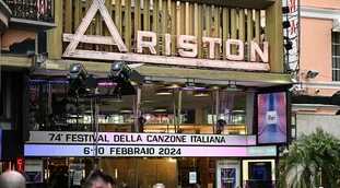 Sanremo 2025, i testi delle canzoni: overdose d'amore, chi si gioca il premio più prestigioso