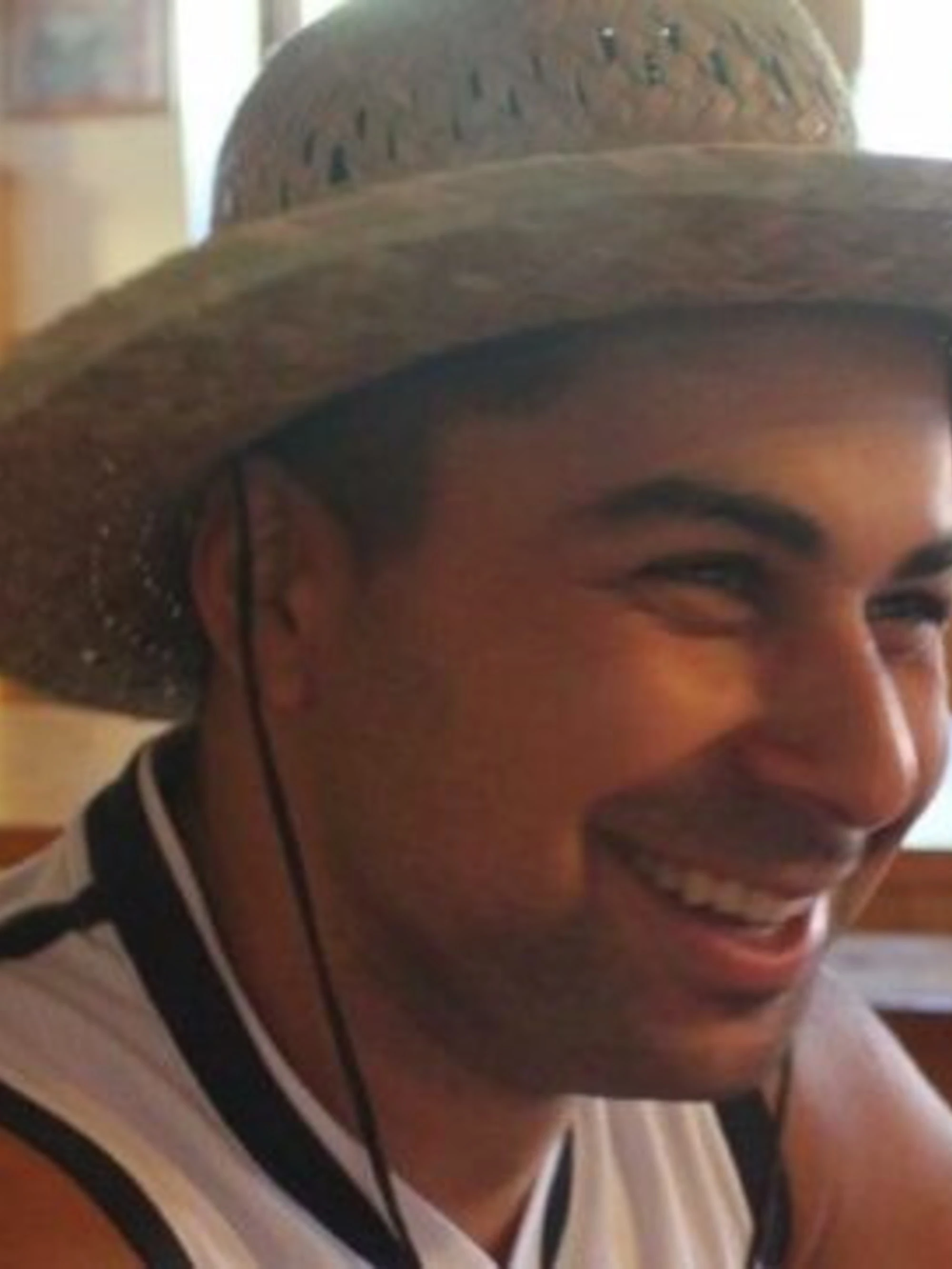 Femministe, l'ultimo delirio: se la vittima è un uomo se lo è meritato
