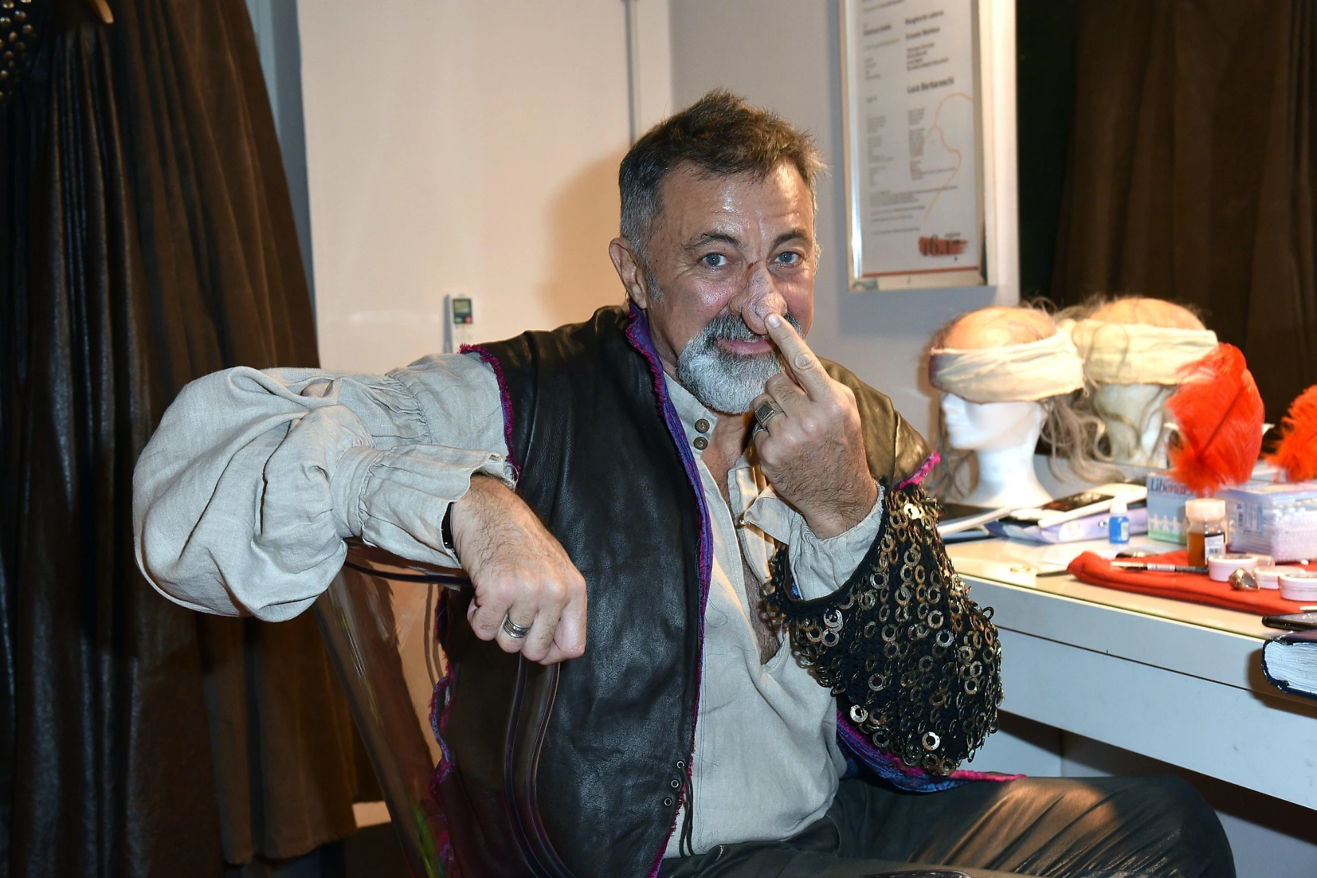 Luca Barbareschi indagato: "Violazione della legge fallimentare", "bottino" da 800mila euro all'Eliseo