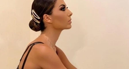 Elisabetta Gregoraci, body nero e tacchi a spillo: la foto che manda in delirio i fan