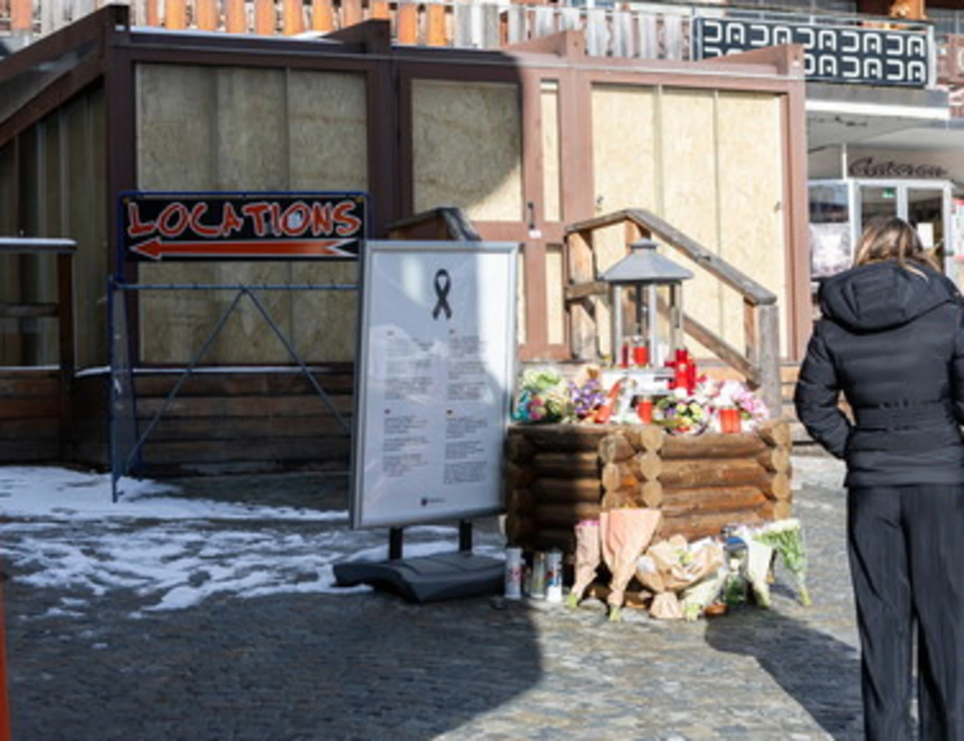 Crans-Montana, "state perdendo la faccia": sfregio al memoriale, esplode la rivolta