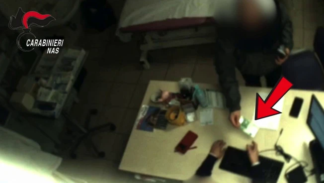 Visite private in nero all'ospedale di Parma, arrestato un primario