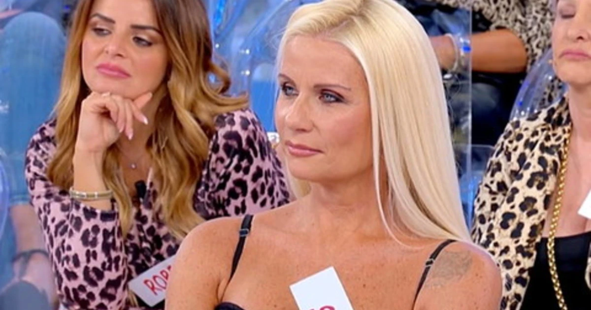 Uomini e Donne, "non mi hanno fatto tornare". Da Sabrina Ricci un'accusa alla redazione e a Maria De Filippi