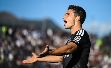 Como, Fabregas travolge il Sassuolo 2 a 0: decisiva la doppietta di Douvikas