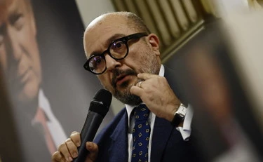 https://media.liberoquotidiano.it/t_X75nqtxgjys3r5S1LOUVNp50_DpMjn5wlCpheZbF8/width:800/quality:90/aW1hZ2VzLzIwMjUvMTAvMjIvMDkyMTQ3OTM5LTdhNGZlYzZlLTNmMDAtNDA5NS1iZTljLWY2NmNkYWM1OThlOC5qcGc.webp