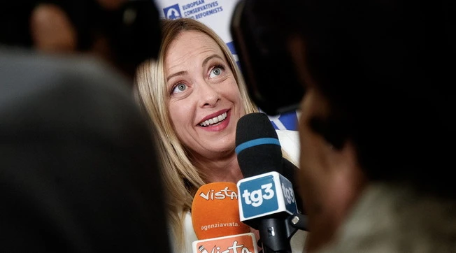 Giorgia Meloni, Rotondi rivela: "Come conquista i poteri forti"