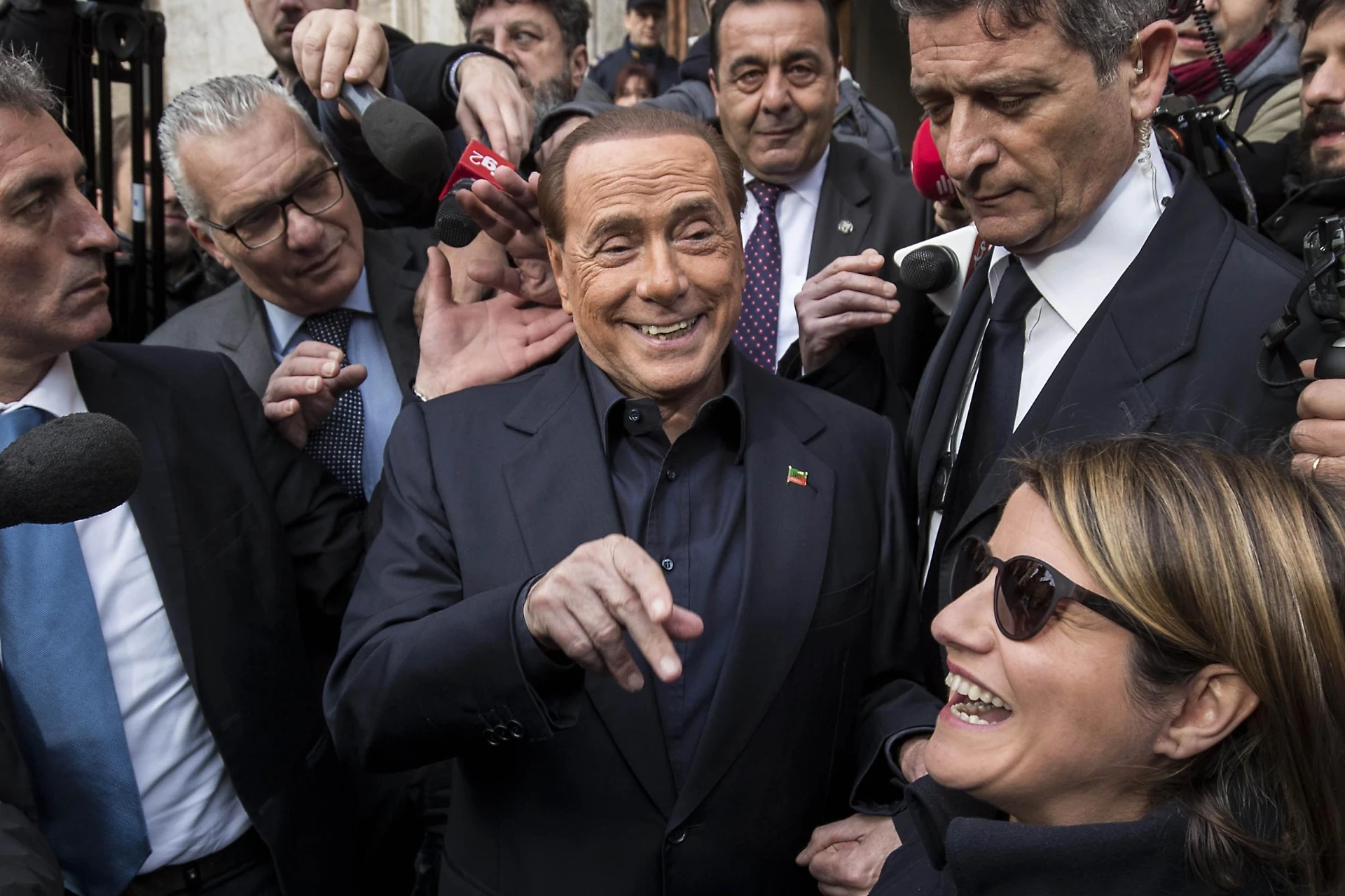 Sondaggio, tre italiani su quattro vogliono l'Europa morta