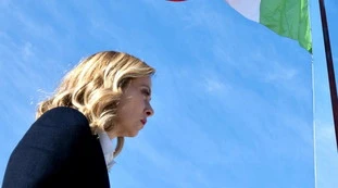 Meloni in Egitto: "Ecco il modo migliore per frenare i flussi migratori"