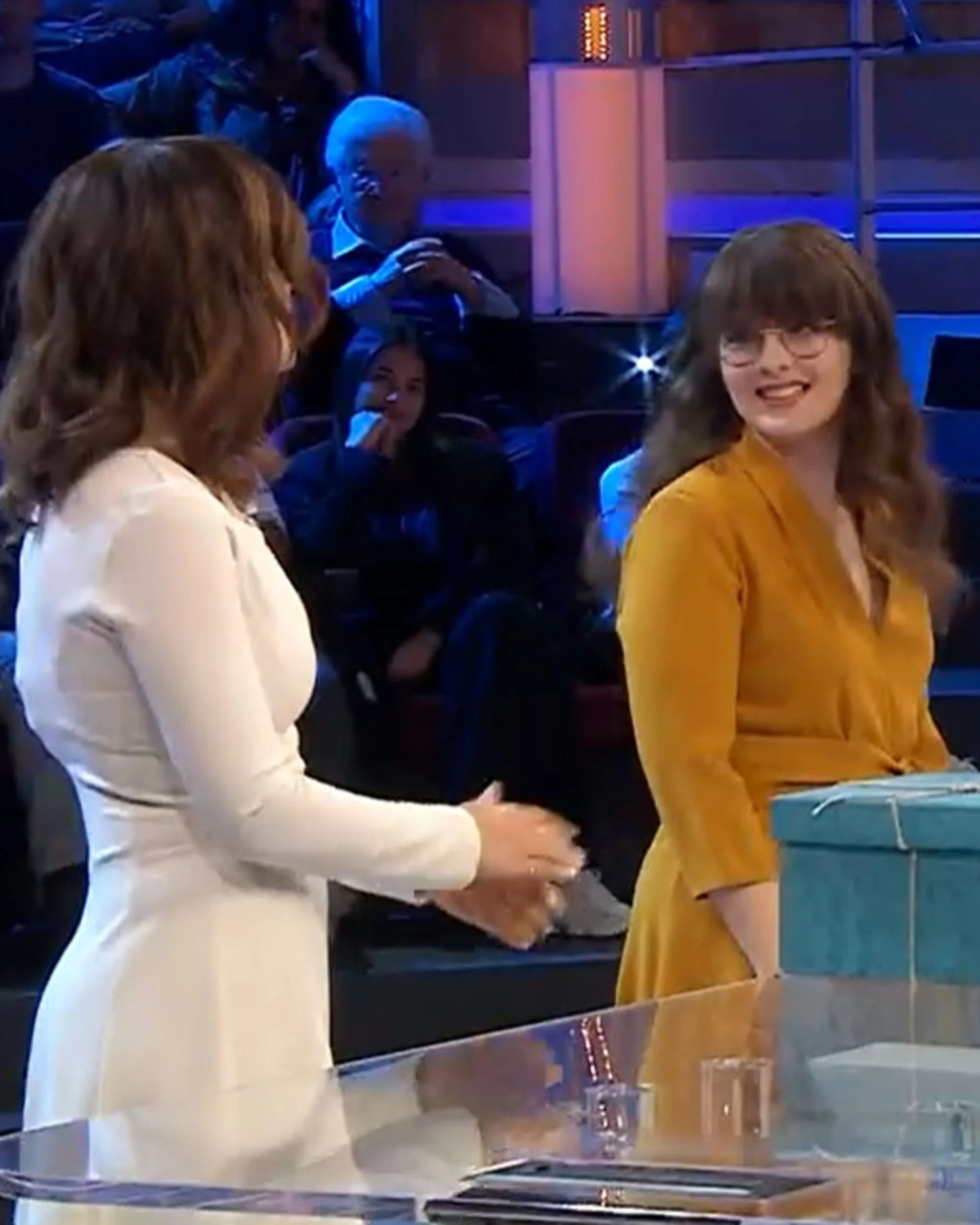 Affari tuoi, Paolina e Noemi in studio: puntata interrotta, colpo di scena