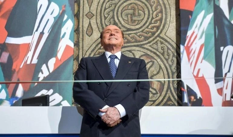 Berlusconi nella nuova sede di Forza Italia
