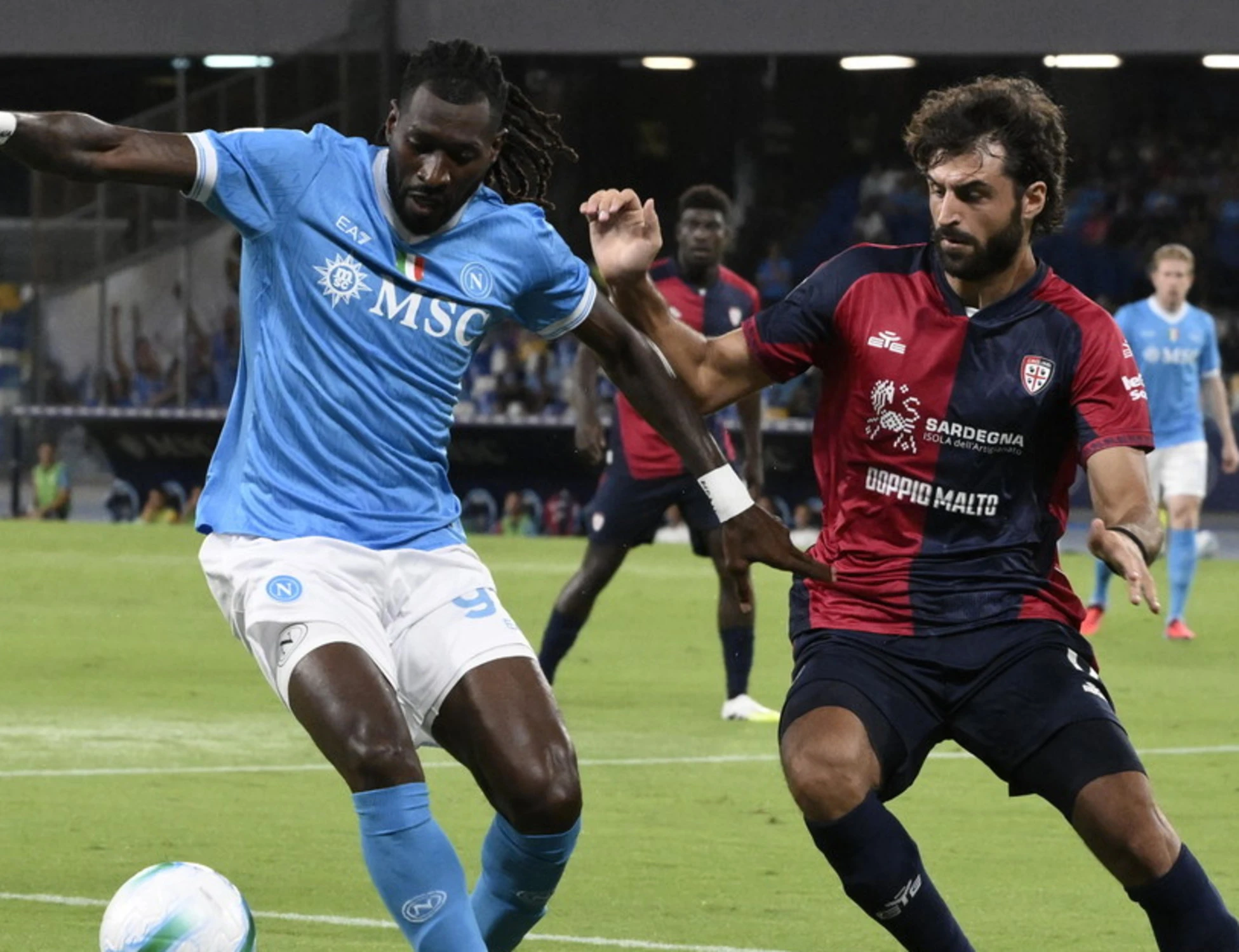 Napoli-Cagliari finisce 1 a 0. E la Roma conquista la seconda vittoria del campionato
