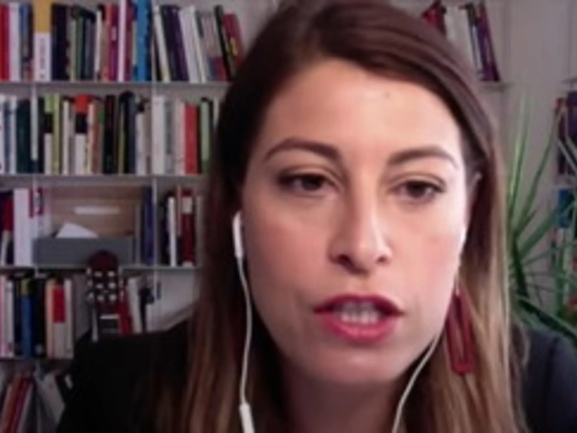 Elisabetta Piccolotti perde la testa in tv: "La verità? Cialtroni"