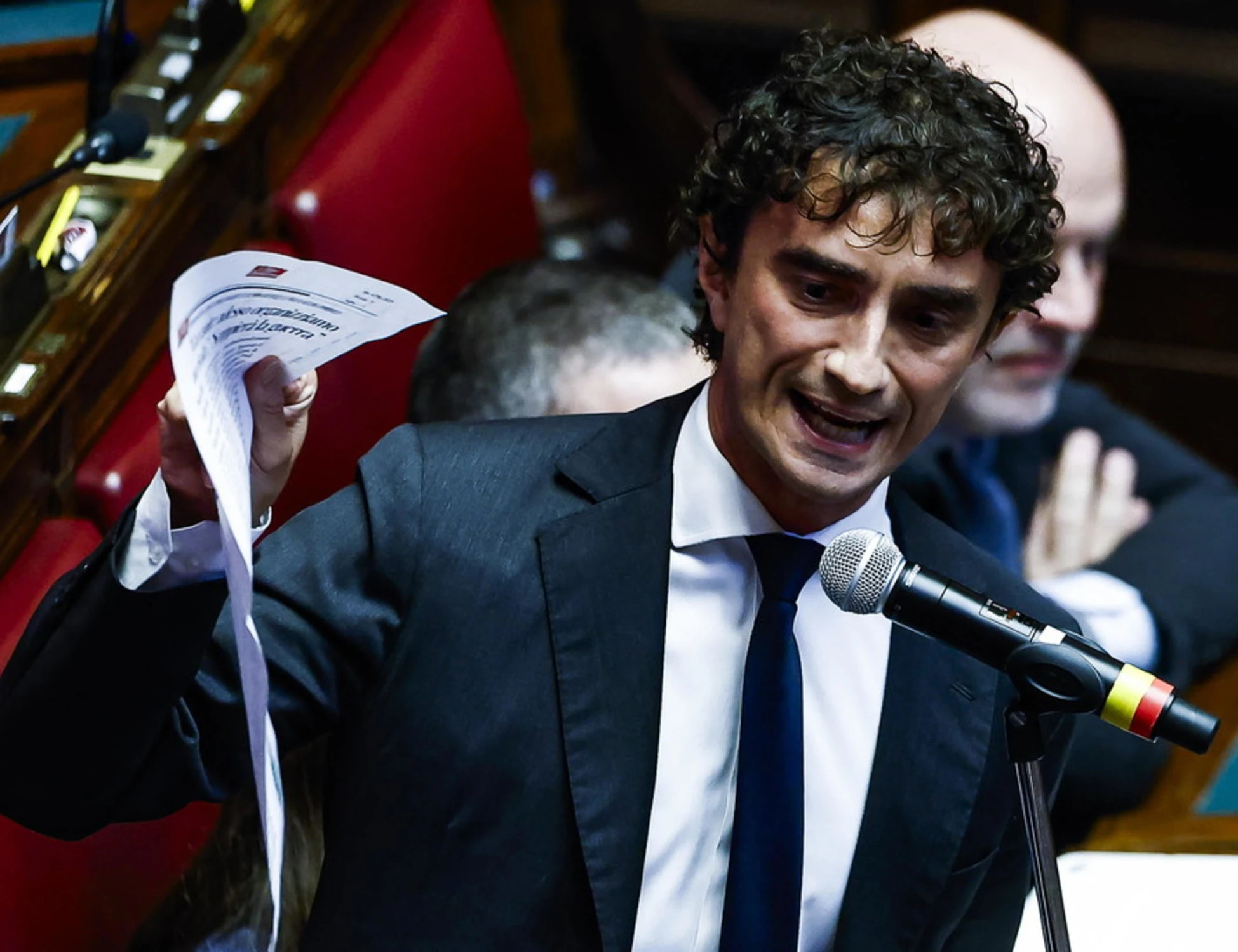 Bignami contro Conte: "Scava scava, scoperte cose incredibili. Ma nessun pm..."