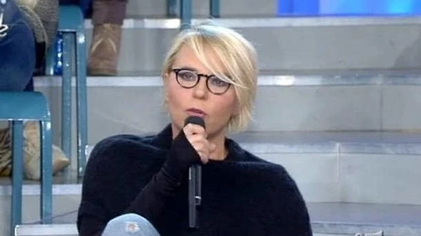 Uomini e donne, un caos a Mediaset: saltano le coppie, autrice nel mirino
