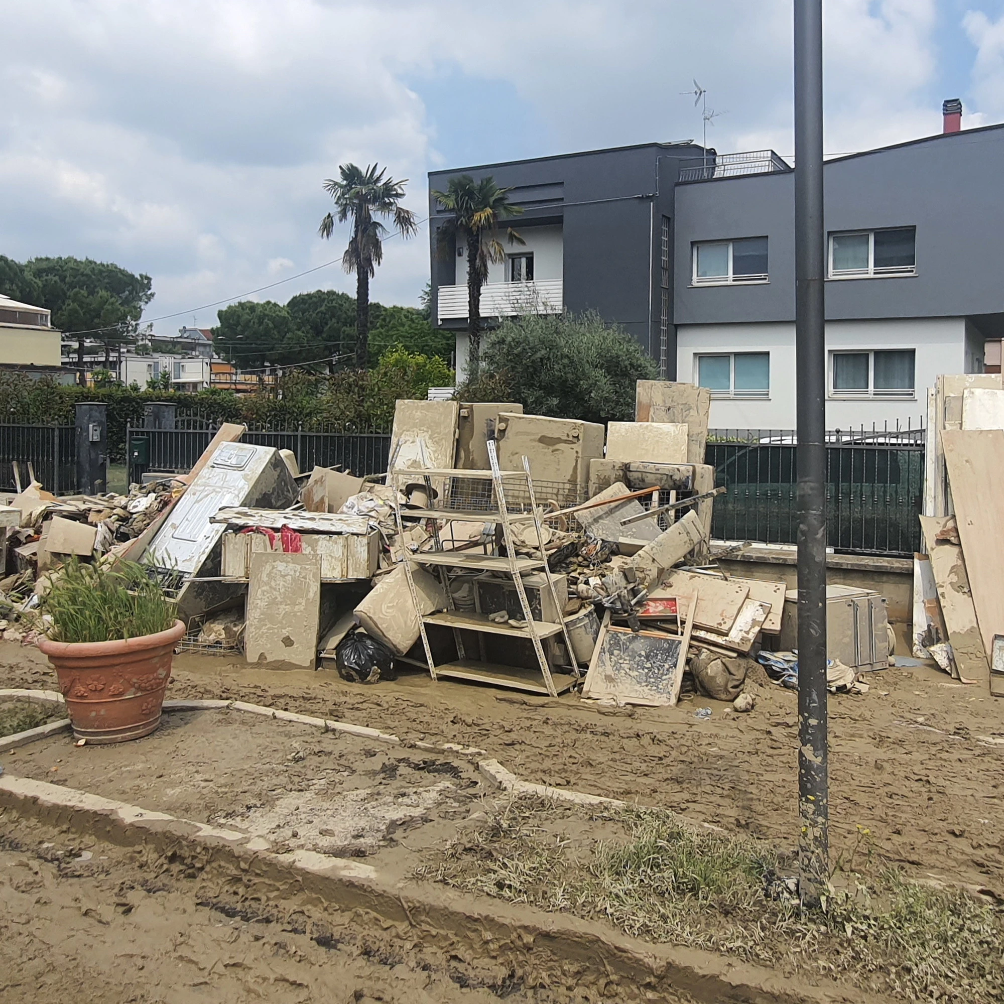 L'alluvione romagnola travolge la sinistra che accusava il centrodestra