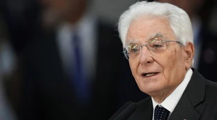 Eurobufala, i pataccari di sinistra arruolano abusivamente anche Mattarella