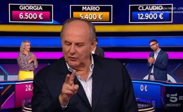 La Ruota della Fortuna, l'italiano calpestato dai concorrenti: "Truculente? Mai sentita"