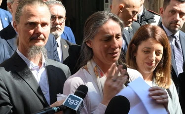 Famiglia nel bosco, la denuncia di Catherine: "I miei figli malati e soli"