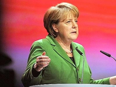 Baviera, maggioranza assoluta per Csu. Merkel esulta. Crollo della Fdp