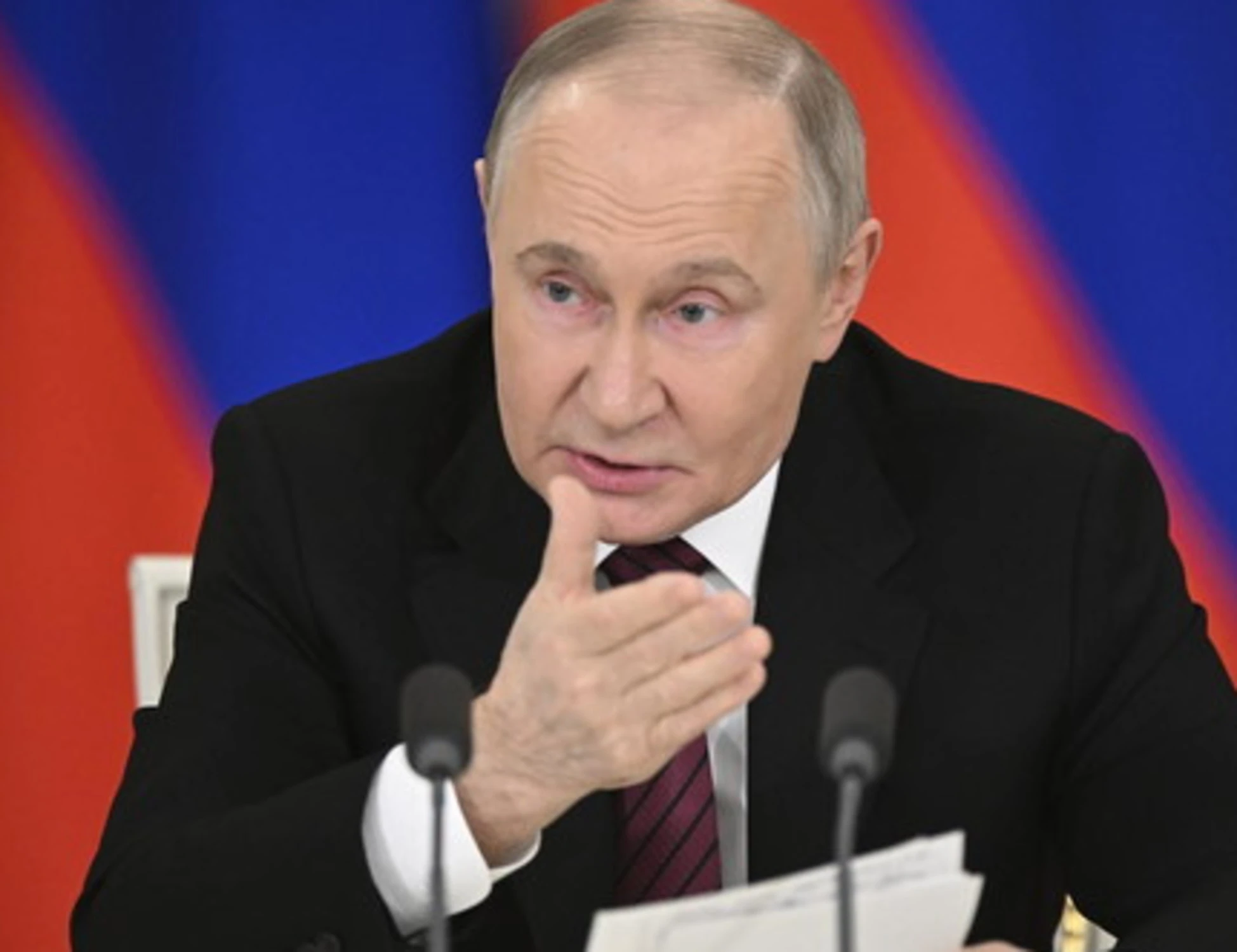La Russia gela l'Ucraina: "Con noi gli ultimatum non convengono"