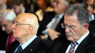 Prodi e Napolitano? La sinistra premiò chi affondò i migranti