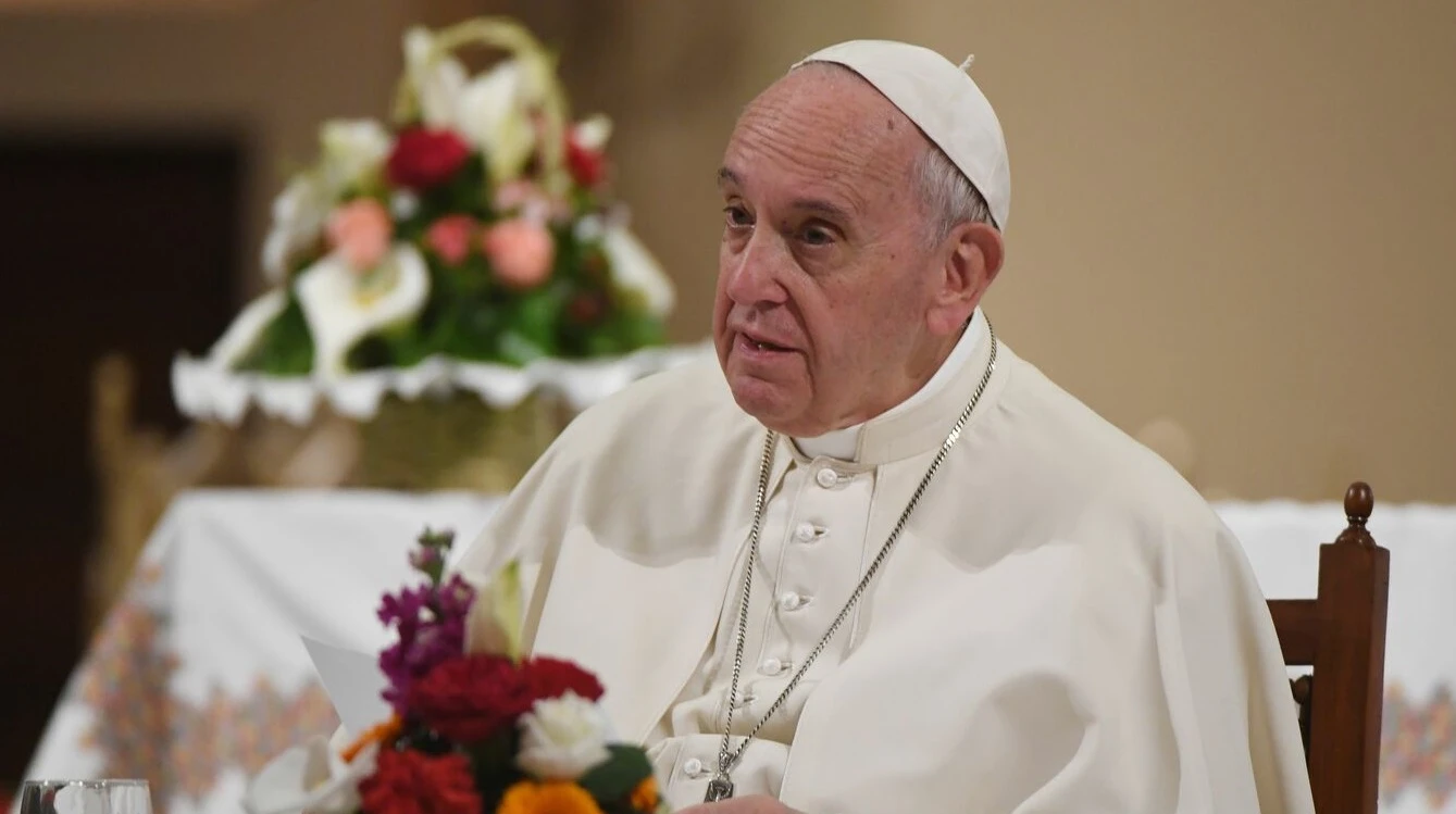 Papa Francesco, confessione sinistra: "Cosa leggo per informarmi", adesso si capiscono molte cose