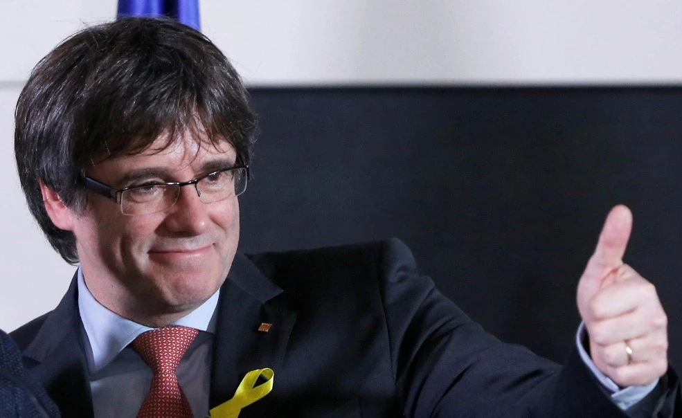 Catalogna, Puigdemont: "Pronto a incontrare Rajoy per trovare una soluzione"