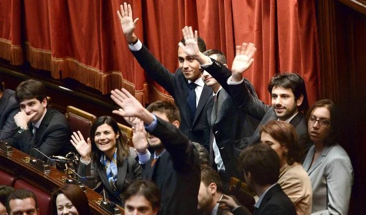 Redditi M5S, uno su due non li pubblica