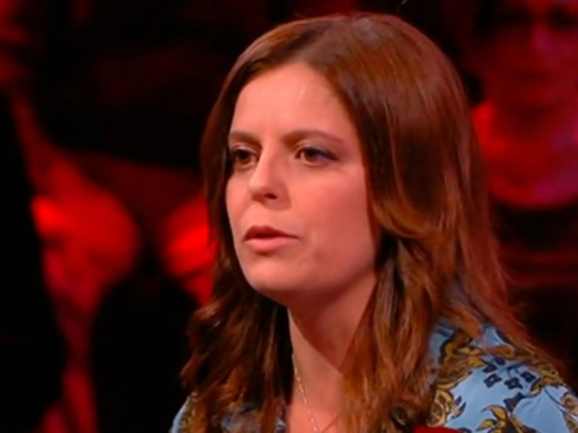 Leggi l'articolo: "Non sai fare nemmeno la O col bicchiere": Salis umiliata in tv