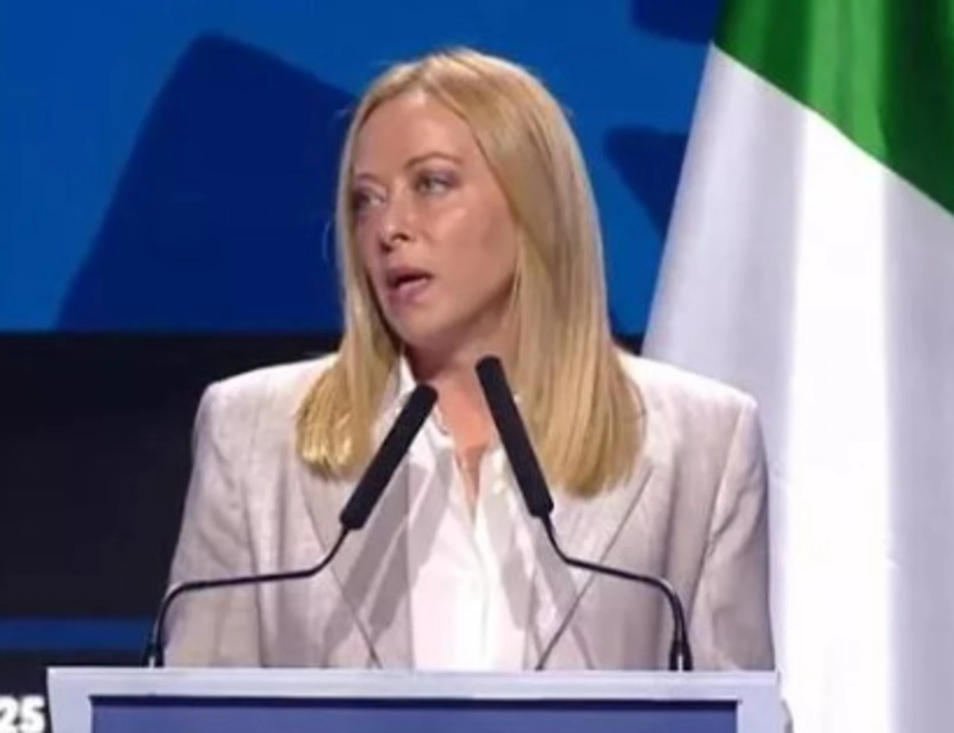 Meloni, al Meeting di Rimini sfida i giudici: "Nessuno ci impedirà di farlo"