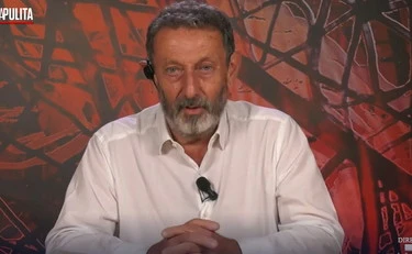 Rissa tra Michele Serra e Vannacci: "Italia piena di fascisti", "Sarò il tuo incubo"