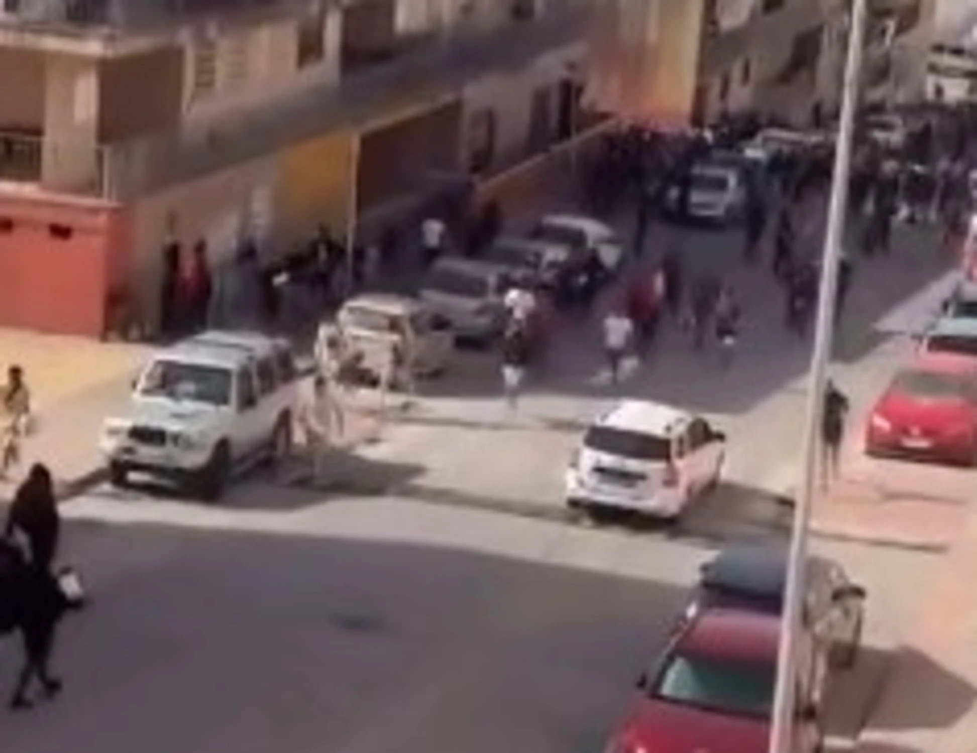 Ceuta, scontri tra migranti: la polizia spagnola spara e sgombera l'area
