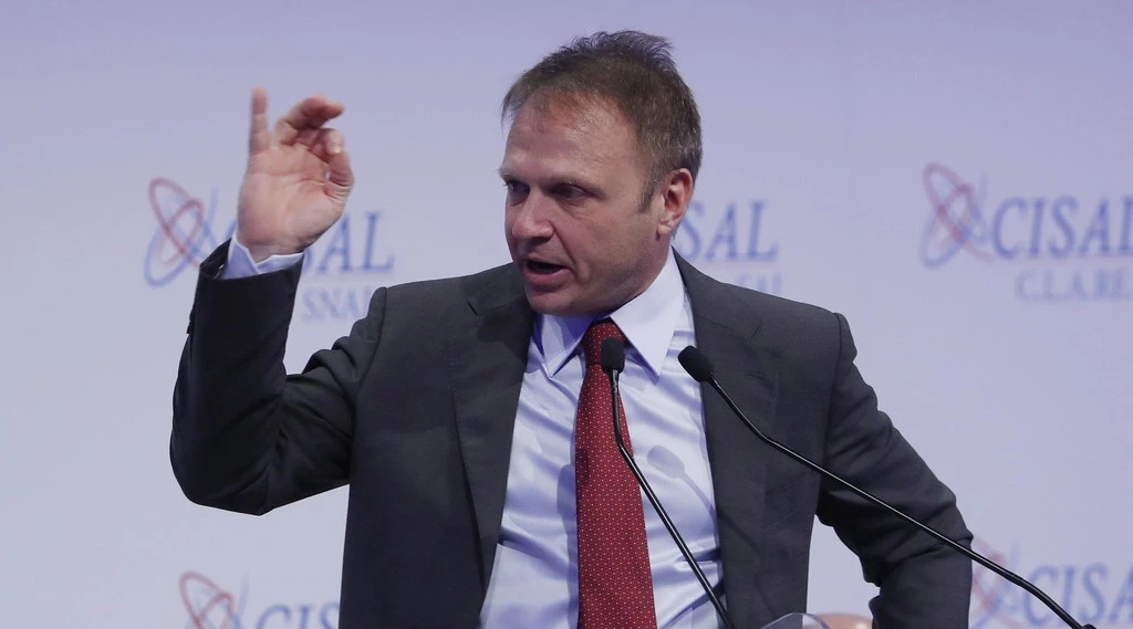 Gianfranco Fini, "i suoi obiettivi secondari": i sospetti di Lollobrigida