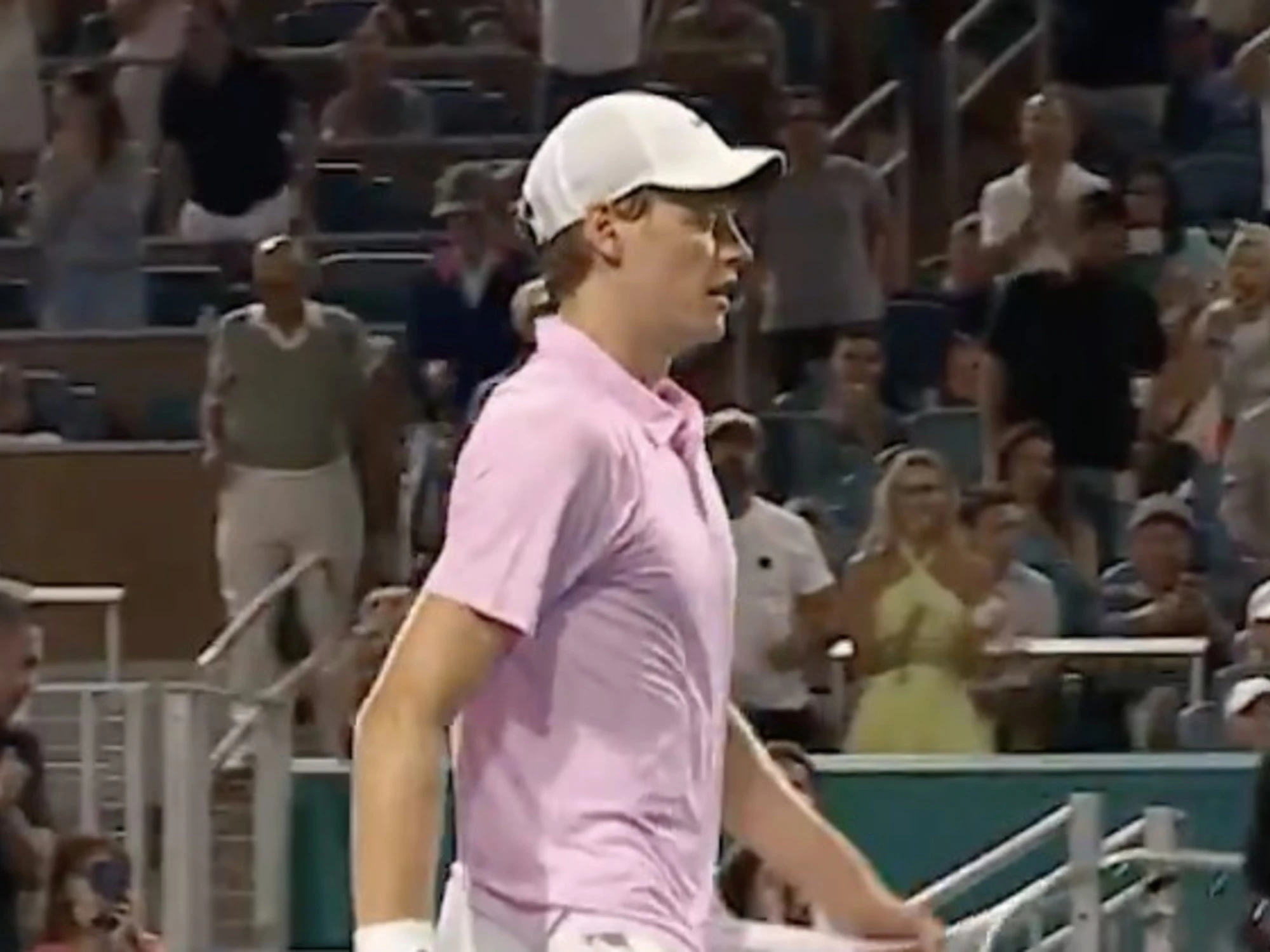 Jannik Sinner schianta Zverev e vola in finale a Miami: clamoroso gesto alla fine del match