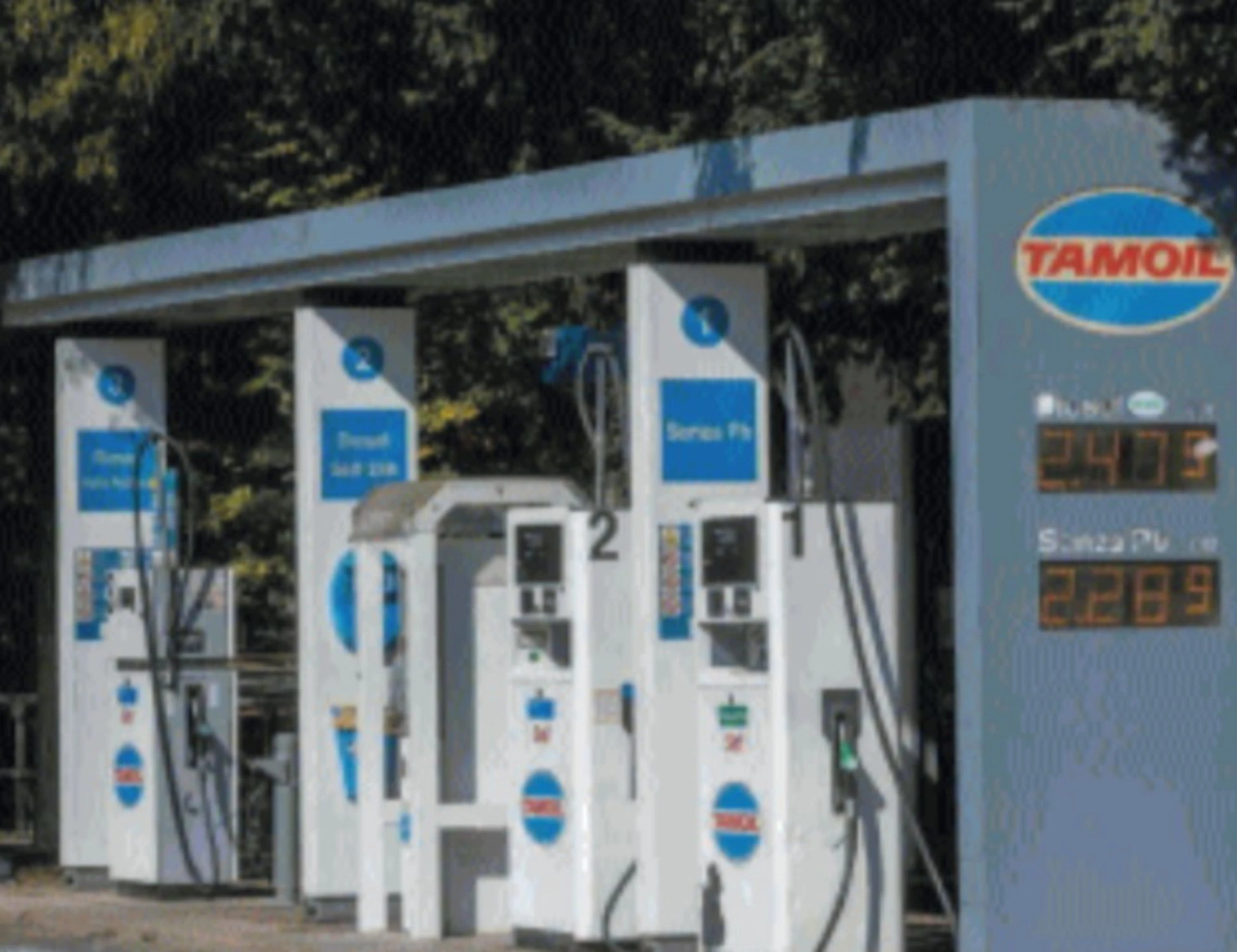 Pure Tamoil sconta la benzina ma il M5s tifa per aumentarla