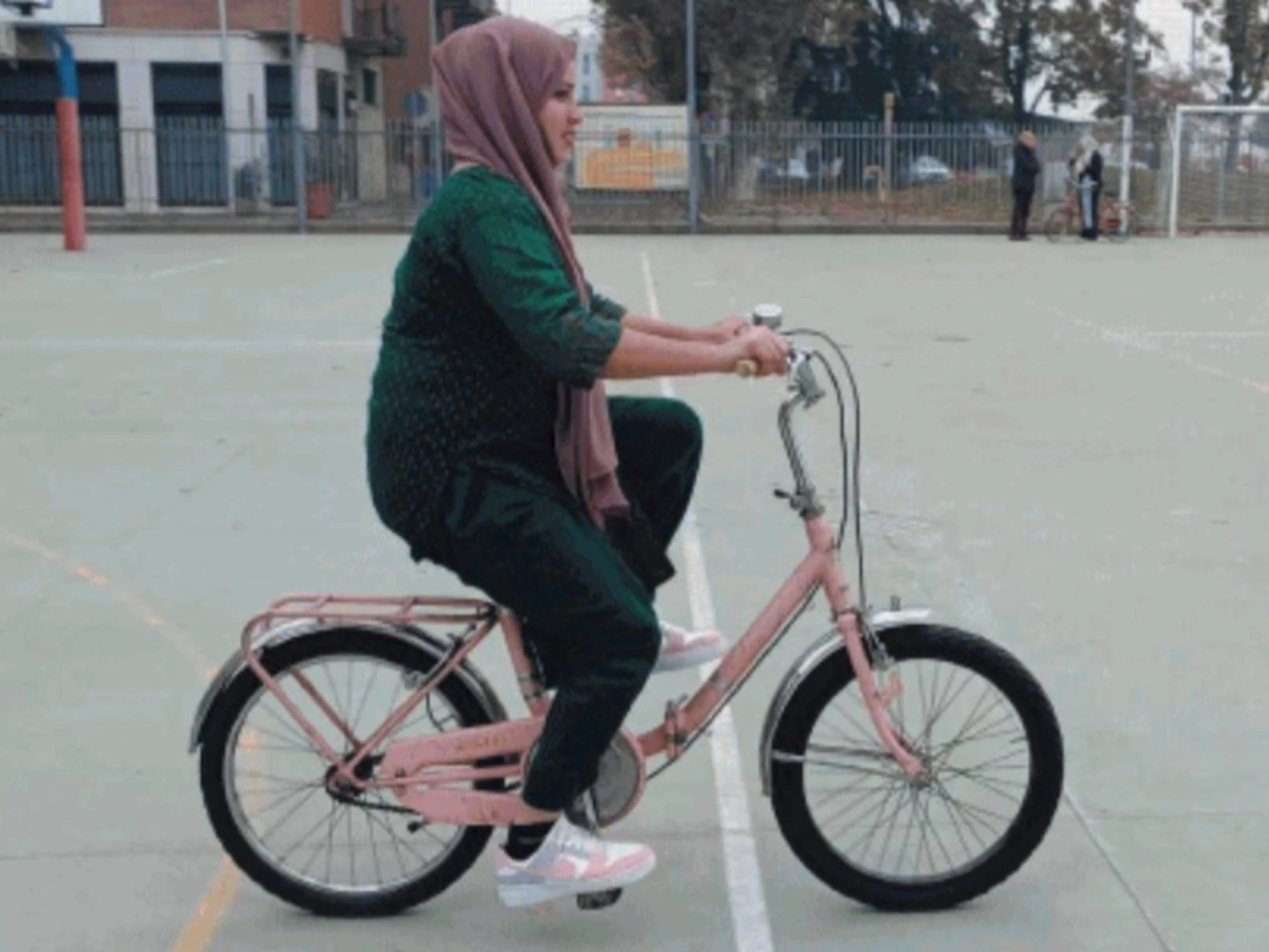 Lezioni di bicicletta solo per donne migranti