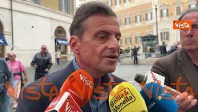 Calenda: Nuova legge elettorale spingerà a tenere dentro più estremi possibile, problema gigantesco