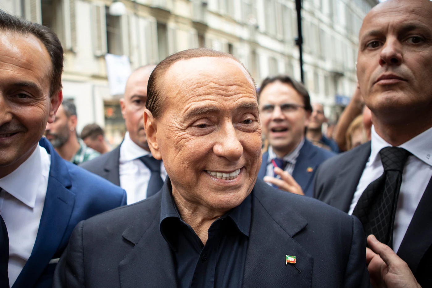 Silvio Berlusconi, l'ultimo azzardo per la sopravvivenza politica: perché chiude a ogni incuicio