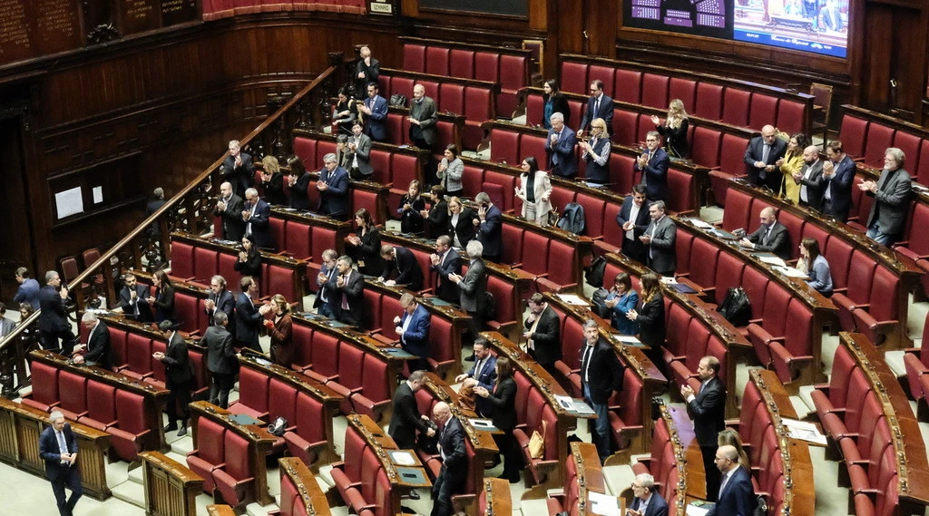 1024x579