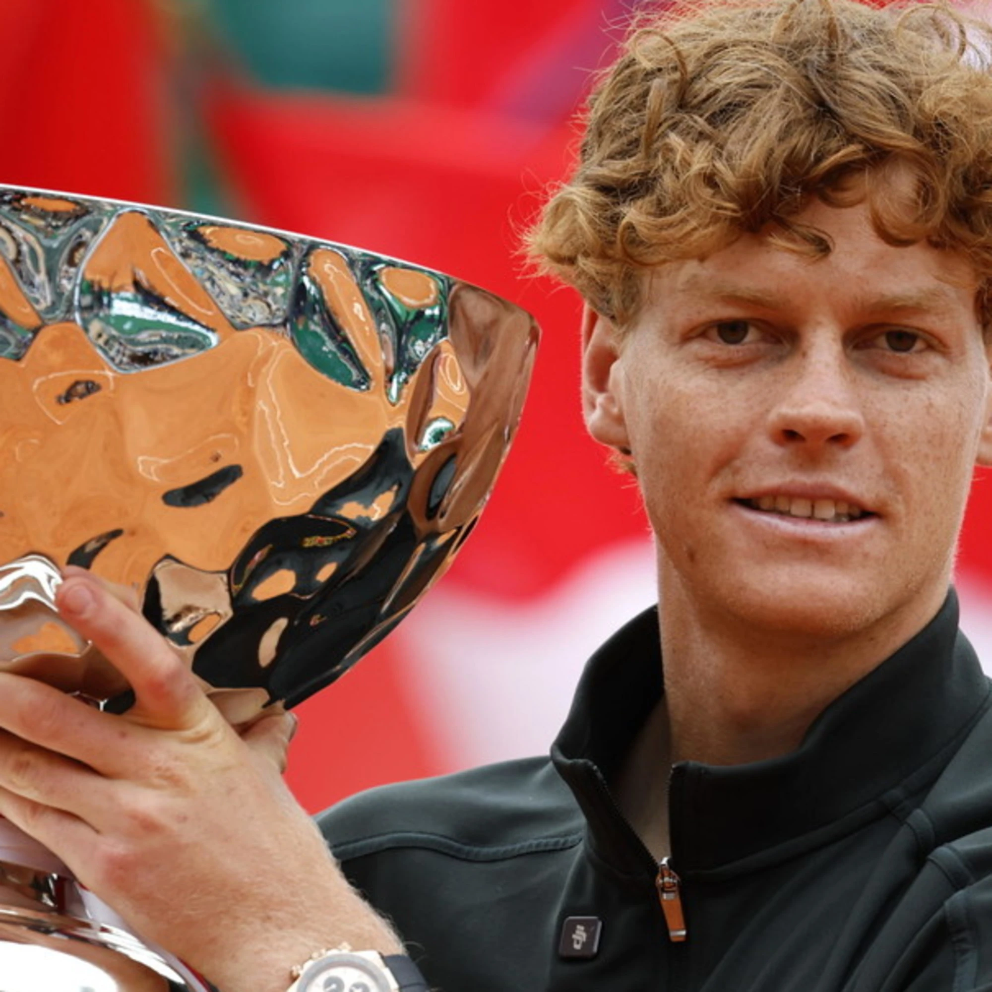 Sinner canta l'inno: lo criticano lo stesso