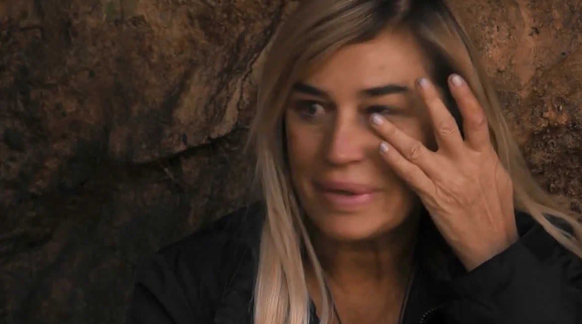 Grande Fratello Vip, Lory Del Santo in lacrime: "Devo andarmene, qualche volta ho questi ricordi..."