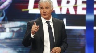 Non è l'arena, impensabile elogio a Massimo Giletti: "Non ha paura di bruciarsi le mani", chi scende in campo al suo fianco