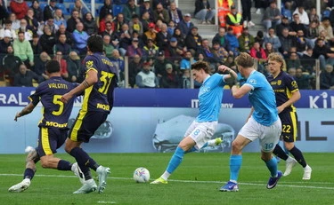 Serie A, McTominay replica a Strefezza, Parma-Napoli 1-1