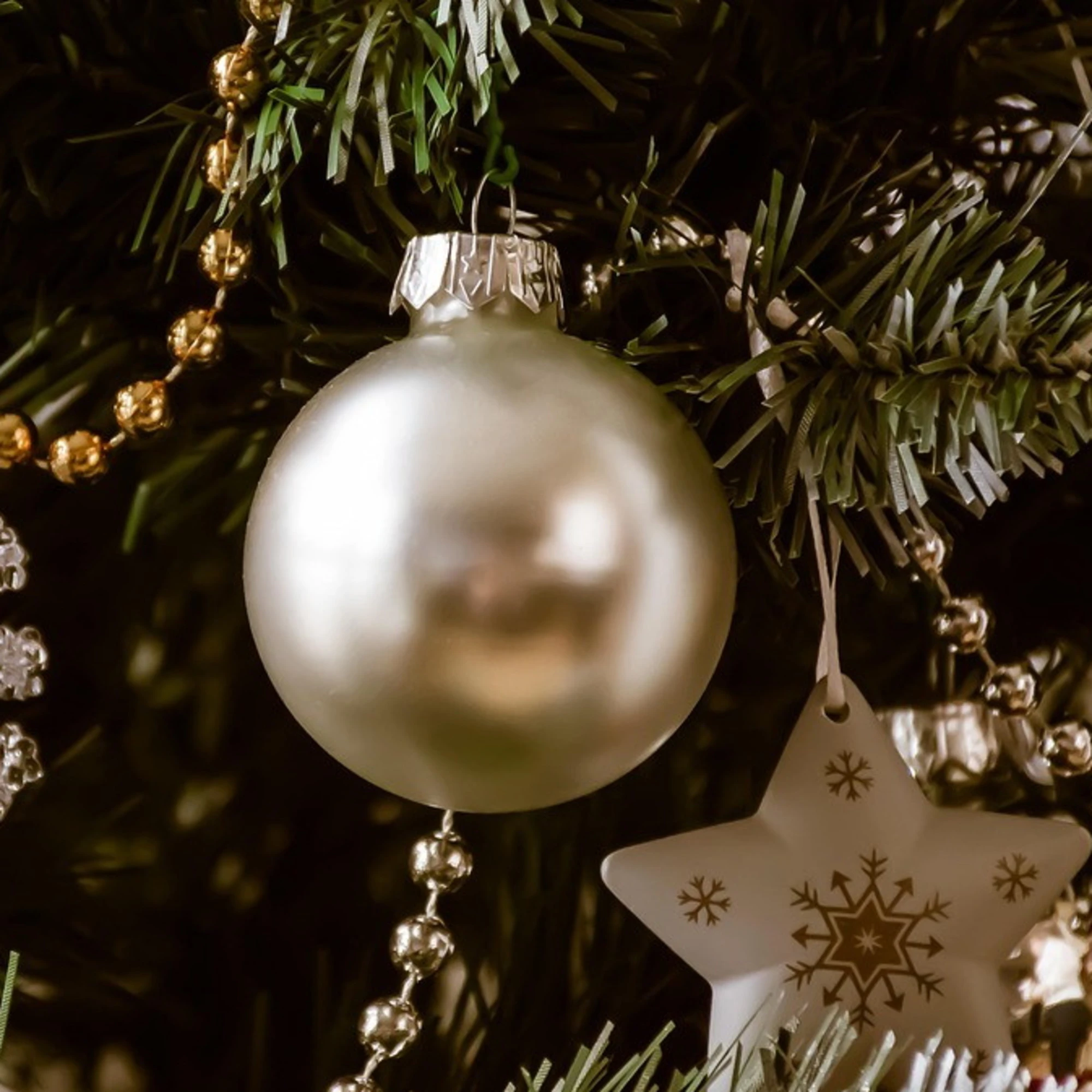 Il Natale tutto l'anno uccide la festa