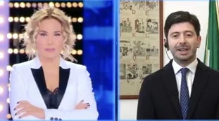 Roberto Speranza a Live Non è la D'Urso: "Vaccino obbligatorio? No, chiamiamola persuasione"