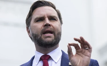 Groenlandia, JD Vance avverte l'Europa: "Prendete Trump sul serio"