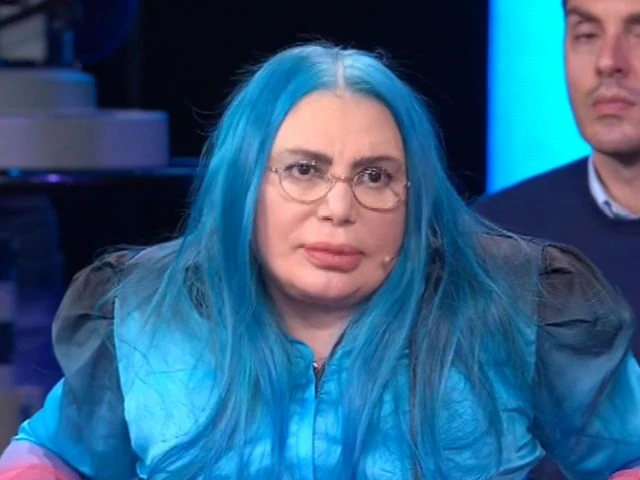 Serale Amici, Loredana Bertè massacra Martina: parole pesantissime, intervengono i giudici, il caos