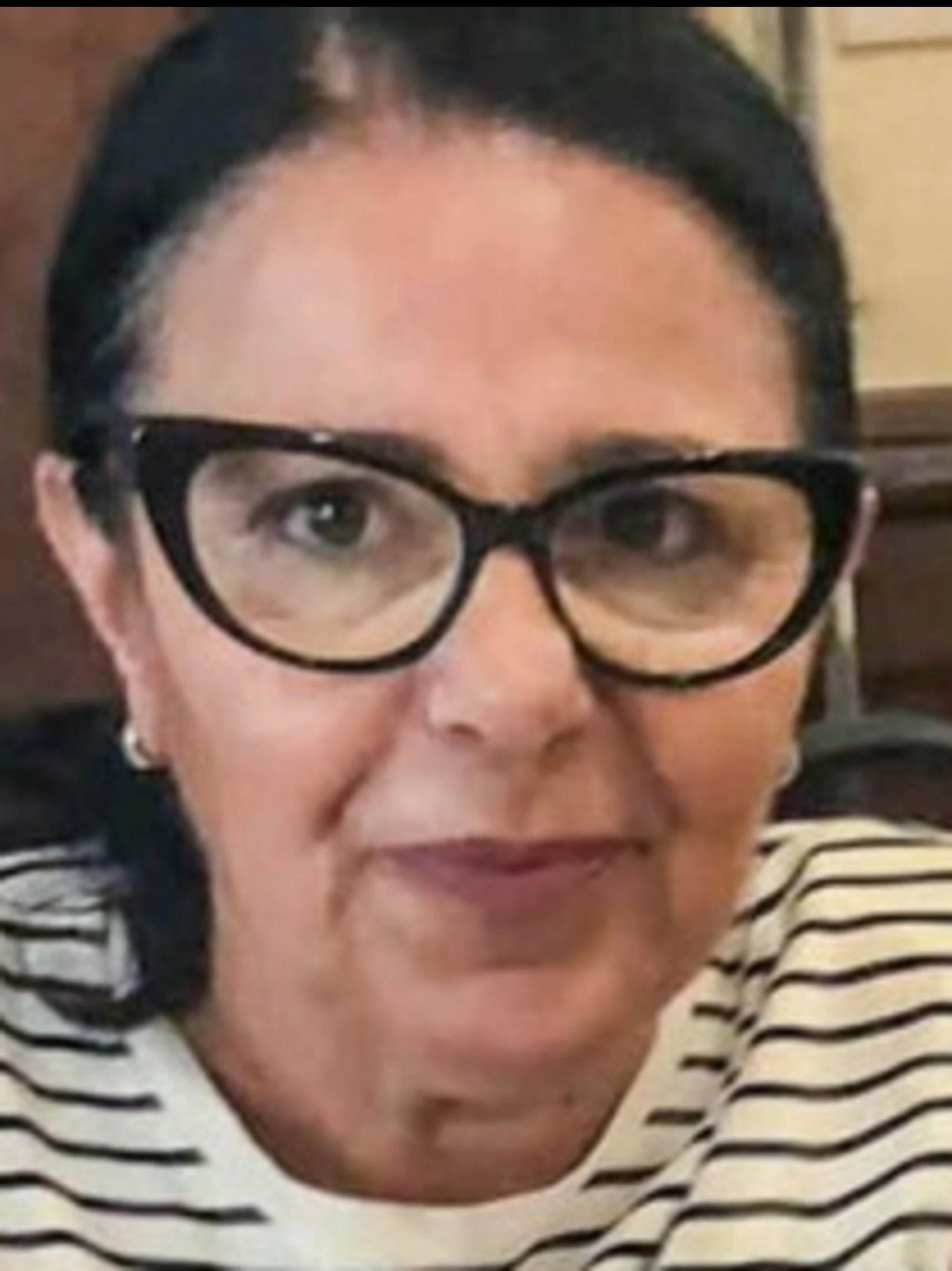 Lucia ammazza il marito con decine di coltellate. E poi... choc a Forcella