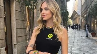 Chiara Ferragni in strada conciata così: "Nemmeno un turista tedesco", foto sconcertante