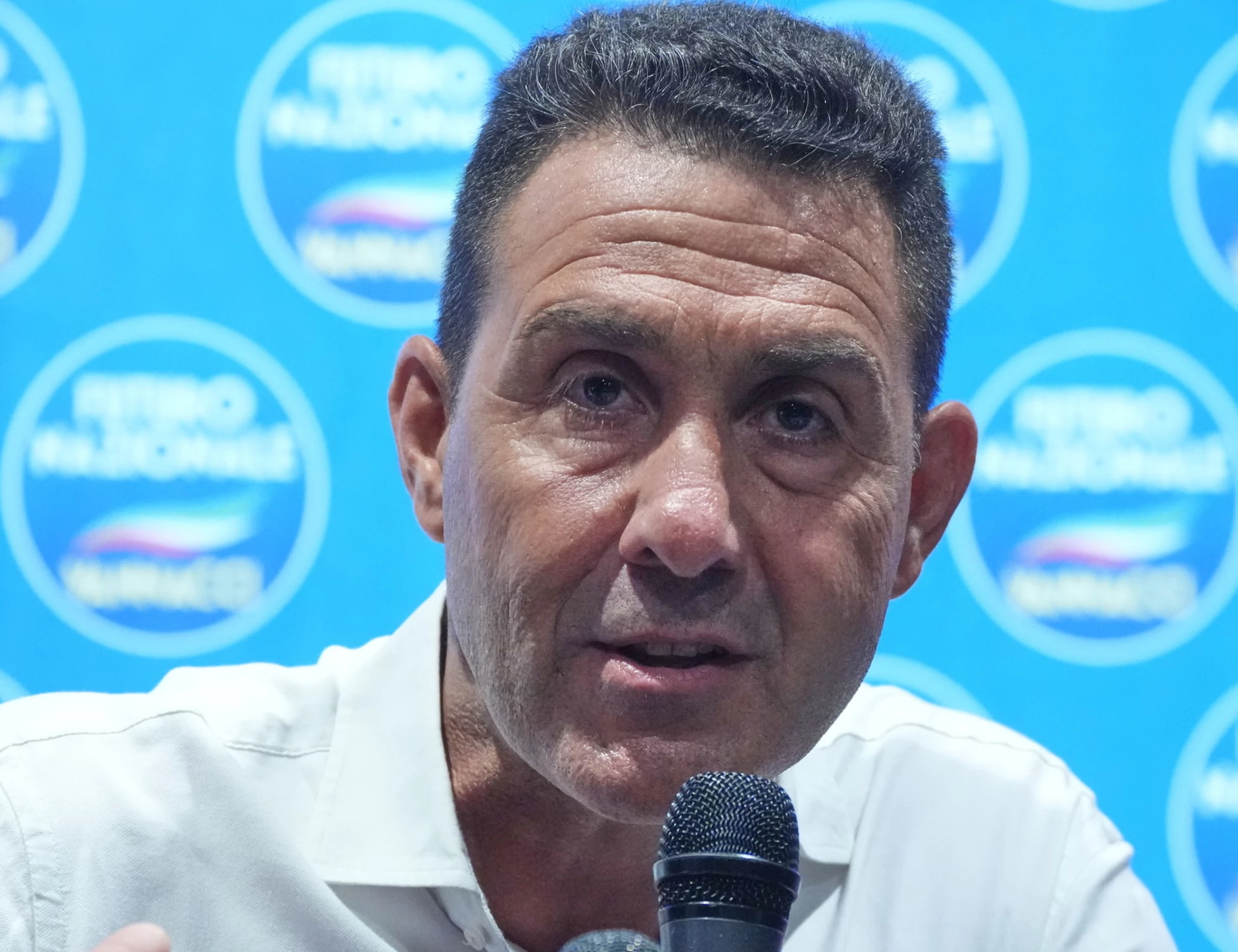 Roberto Vannacci denunciato dall'avvocato Fiumefreddo: "Si accerti la rilevanza penale"